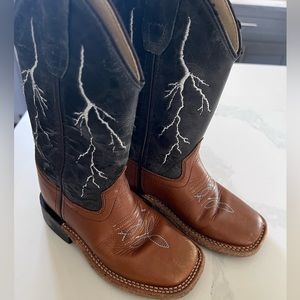 Cody James cowboy boots. Toddler size 9.